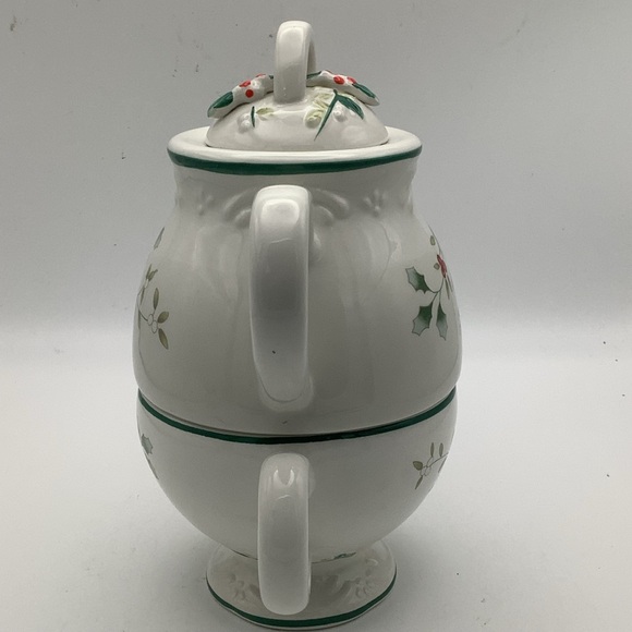 Pfaltzgraff Winterberry Teapot and Cup for One with Holly Accents - Picture 3 of 11